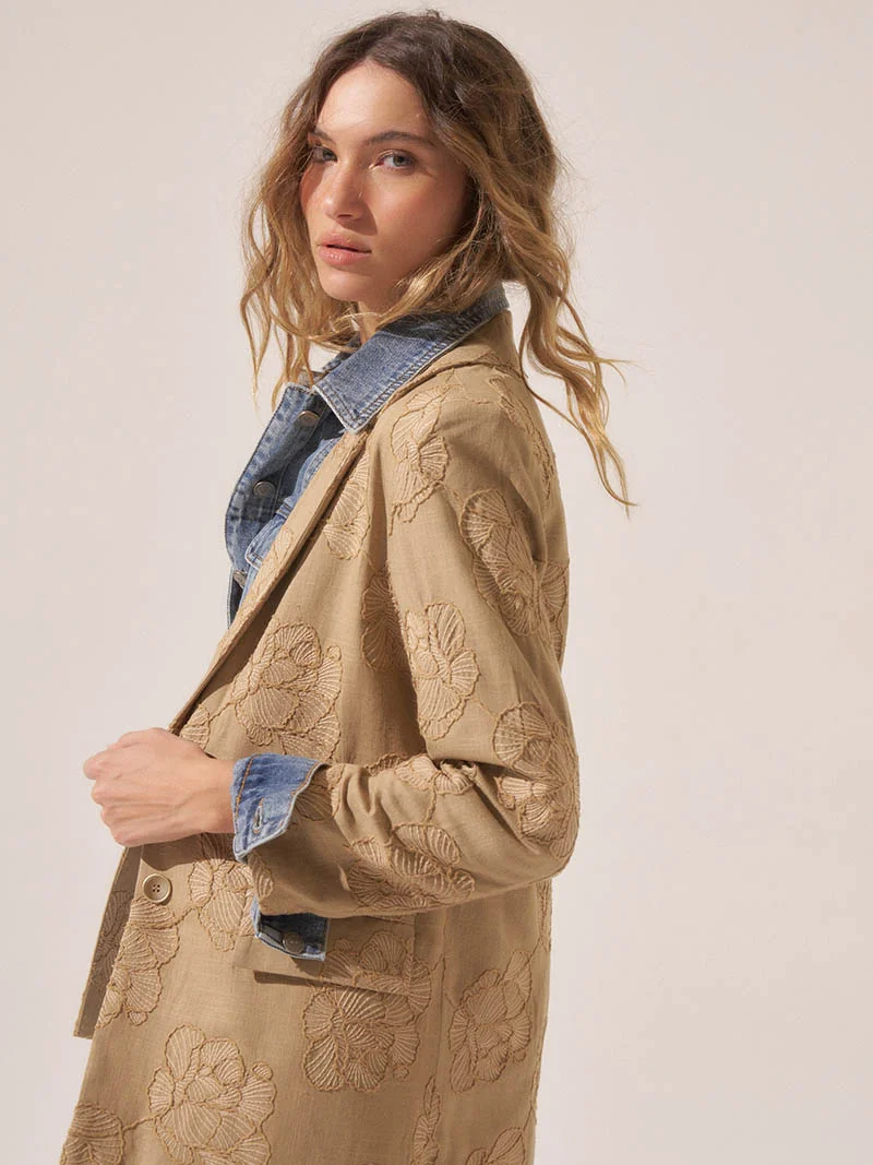 Blazer de Lino Bordado Agus